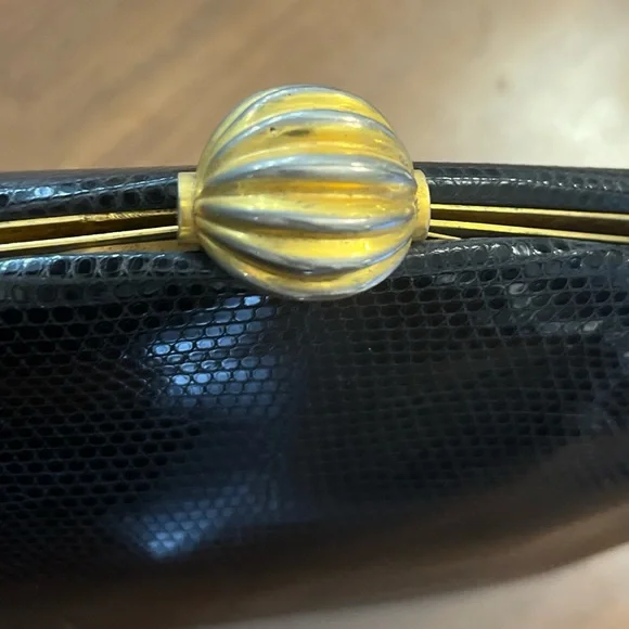 Elegant Vintage Black Eelskin Kisslock Leather Handbag - Picture 9 of 11